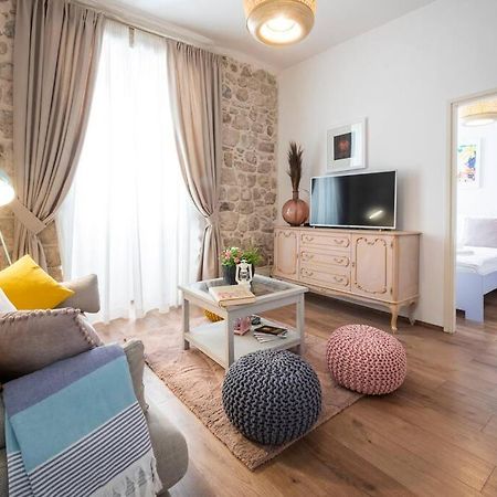 Flora-Heartbeat Old City Three Bedrooms Apartment Дубровник Екстер'єр фото