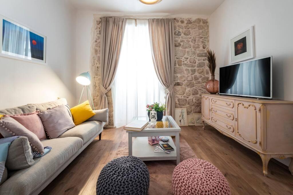 Flora-Heartbeat Old City Three Bedrooms Apartment Дубровник Екстер'єр фото