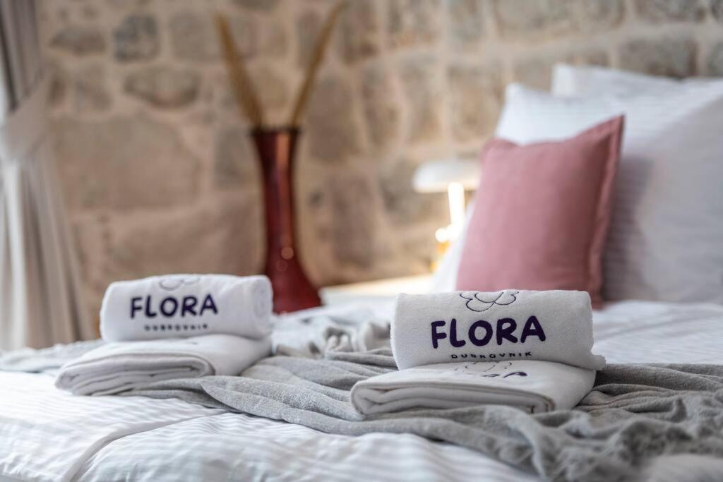 Flora-Heartbeat Old City Three Bedrooms Apartment Дубровник Екстер'єр фото