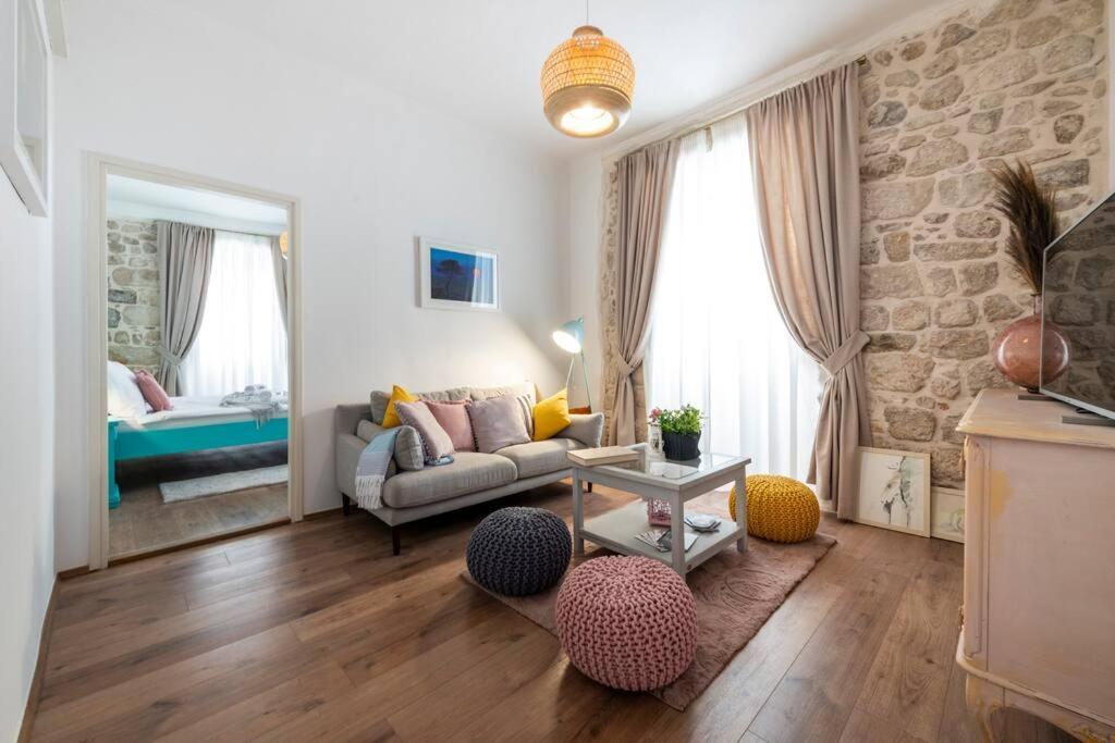 Flora-Heartbeat Old City Three Bedrooms Apartment Дубровник Екстер'єр фото